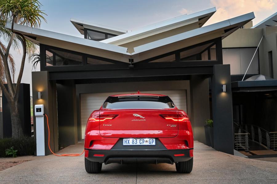  Jaguar I-Pace EV400 AWD HSE 2019 года  (ZA) (фото 46 из 47)